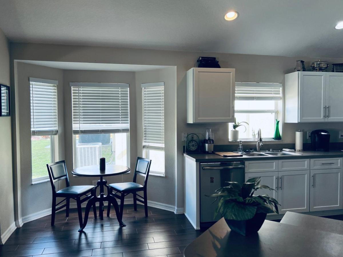 Ruskin Fl Private 2 Bdrm 1 Bath Suite Common Areas Shared With Host And Cat Eksteriør billede