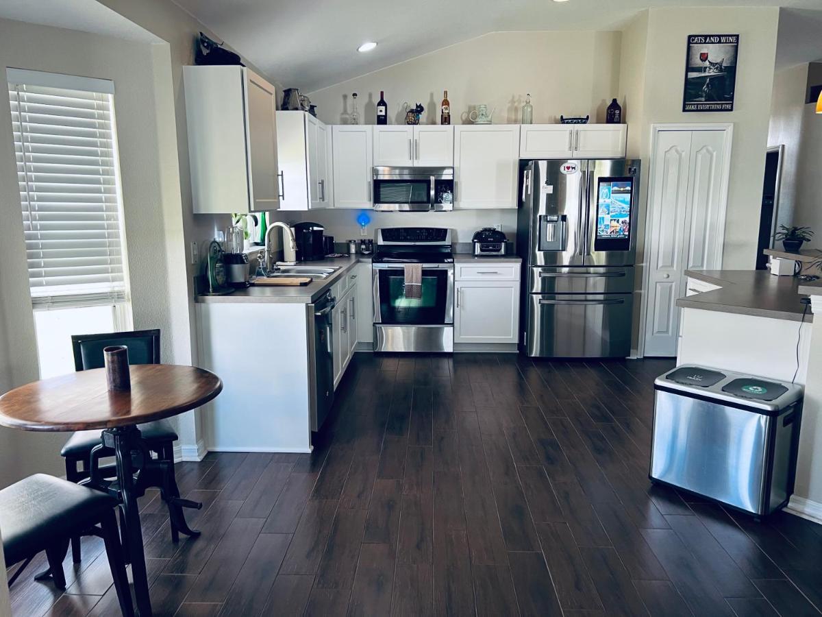 Ruskin Fl Private 2 Bdrm 1 Bath Suite Common Areas Shared With Host And Cat Eksteriør billede